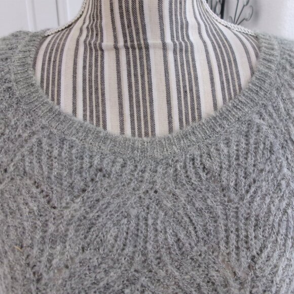 New Ann Taylor LOFT Grey SOFT Mohair Blend Fuzzy Pullover Sweater S Gray NWT - Picture 2 of 9